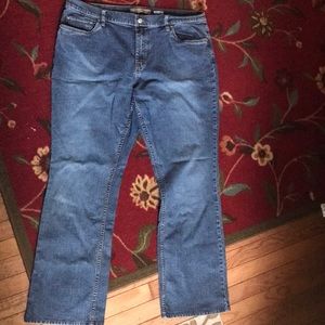 Old Navy Regular bootcut Jeans sz 18